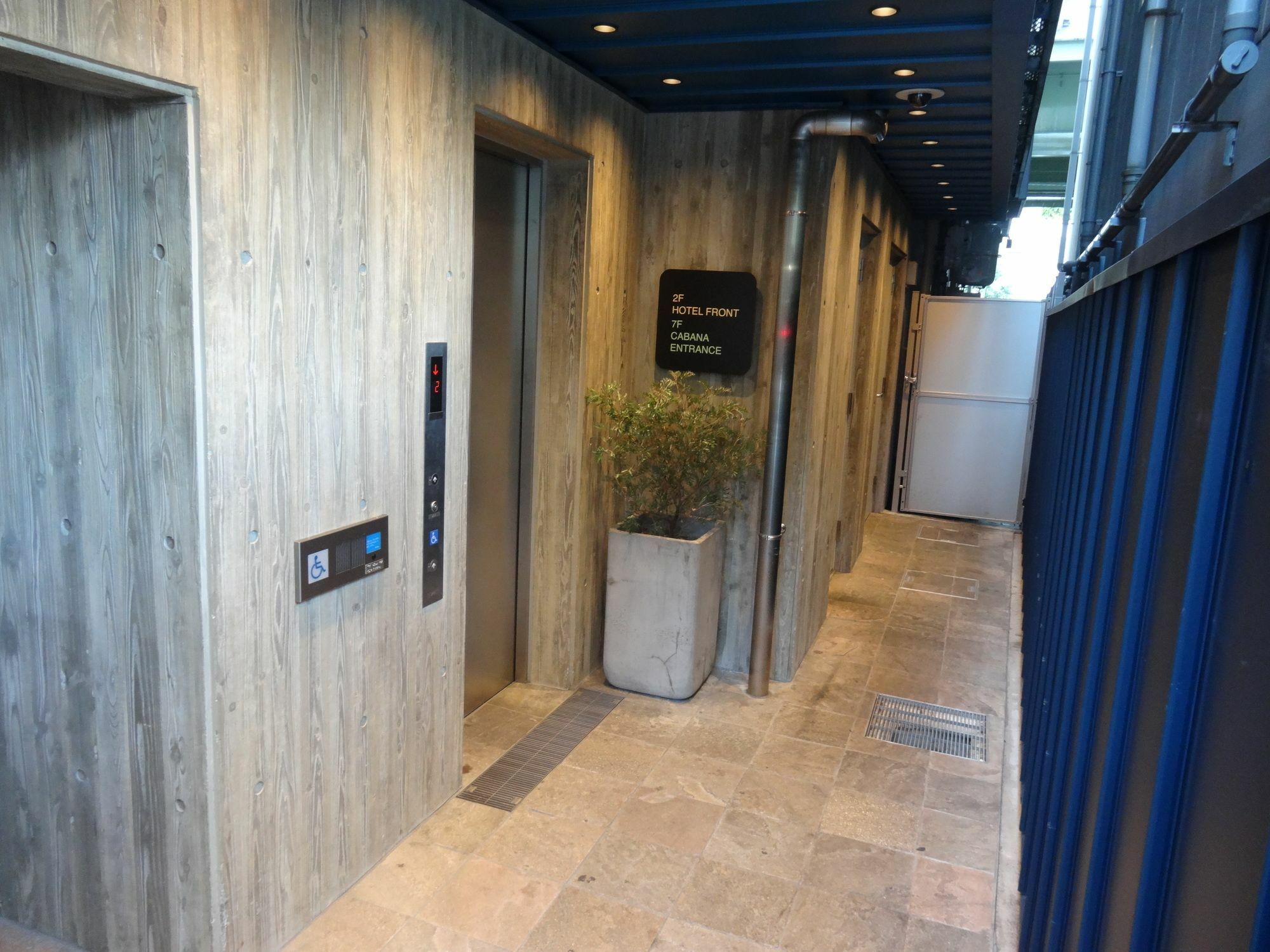 The Wall Hotel Ōsaka Exterior foto